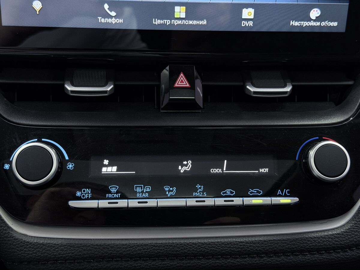 Toyota Corolla 2022 - фото автомобиля