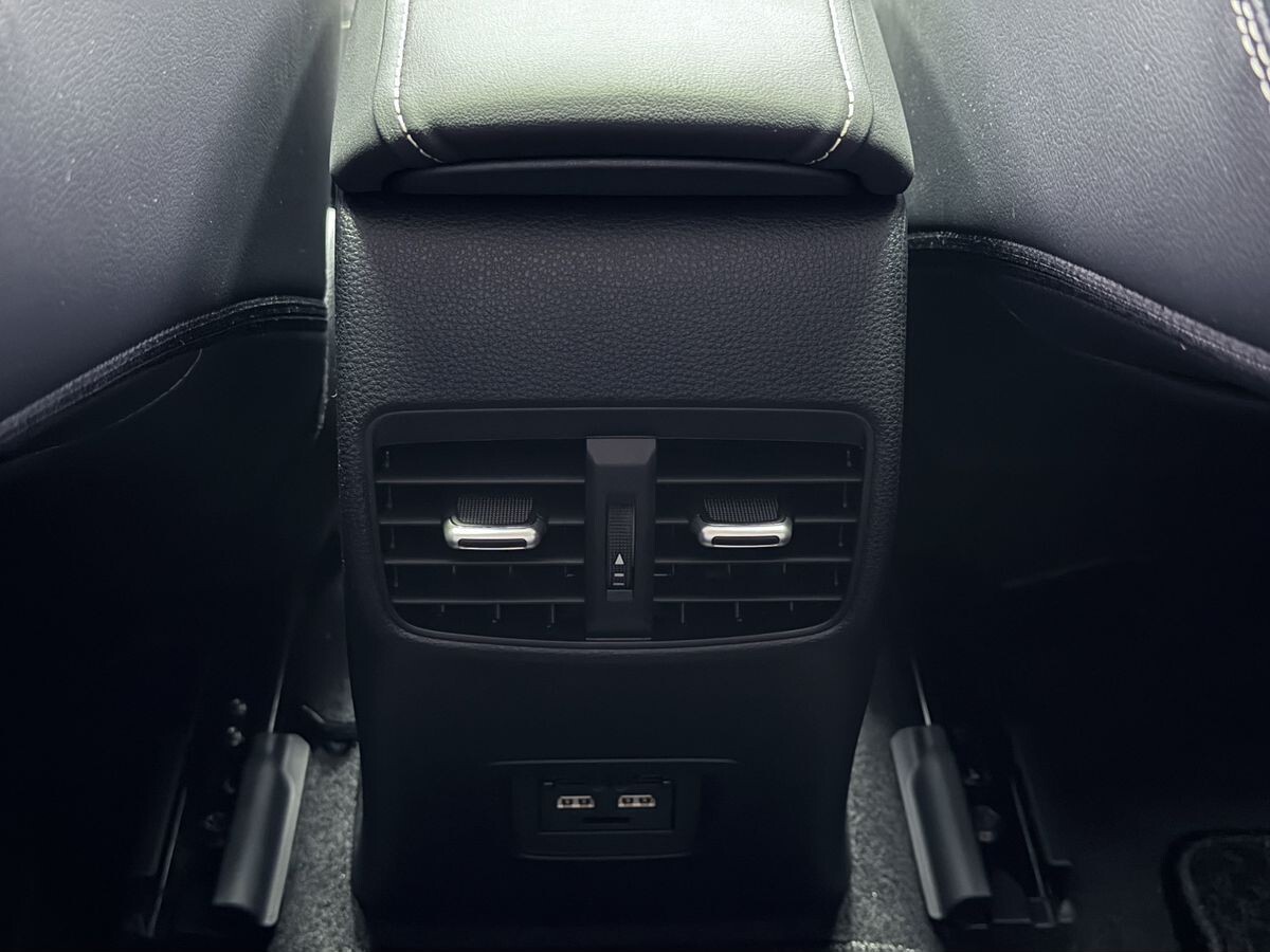 Toyota Corolla 2022 - фото автомобиля