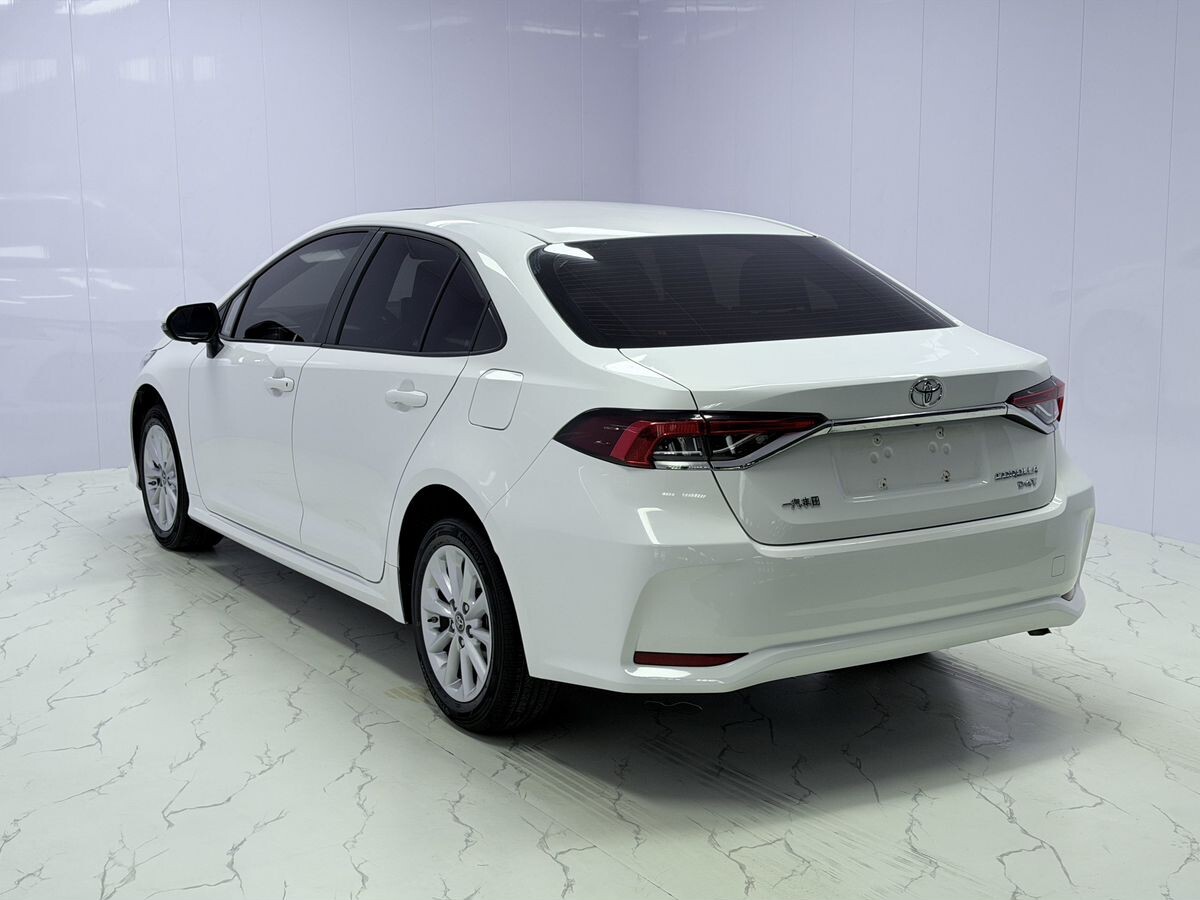 Toyota Corolla 2022 - фото автомобиля