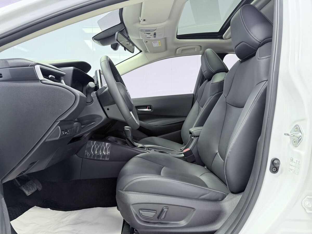 Toyota Corolla 2022 - фото автомобиля