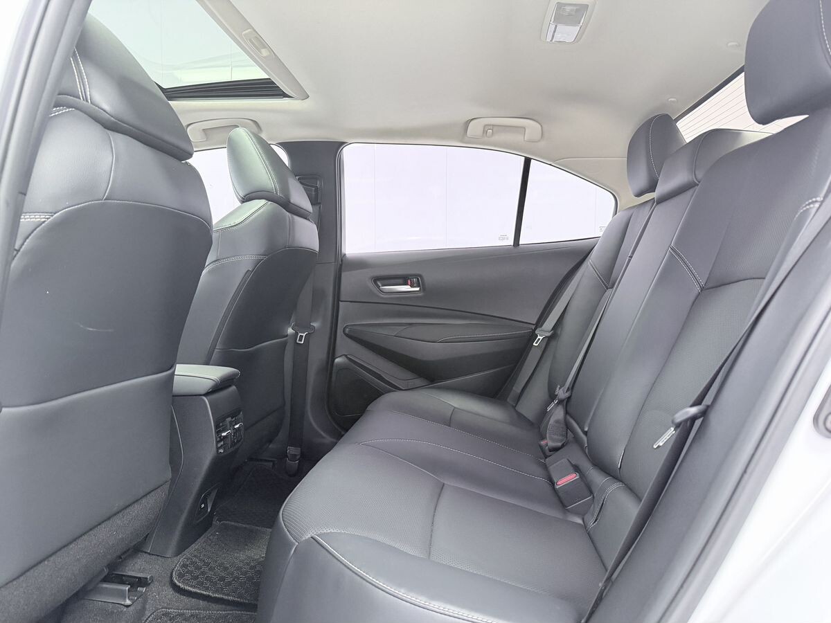 Toyota Corolla 2022 - фото автомобиля
