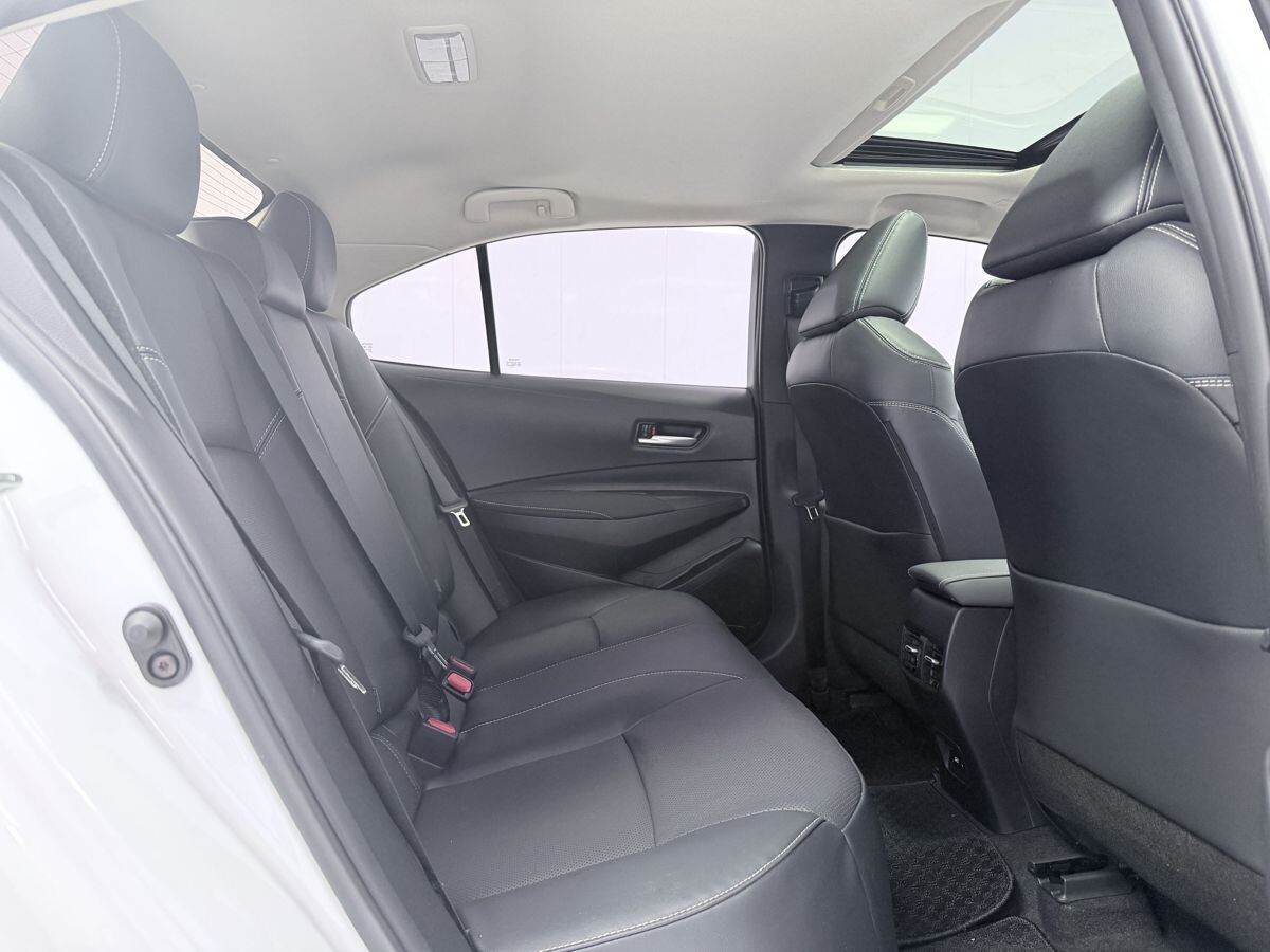 Toyota Corolla 2022 - фото автомобиля