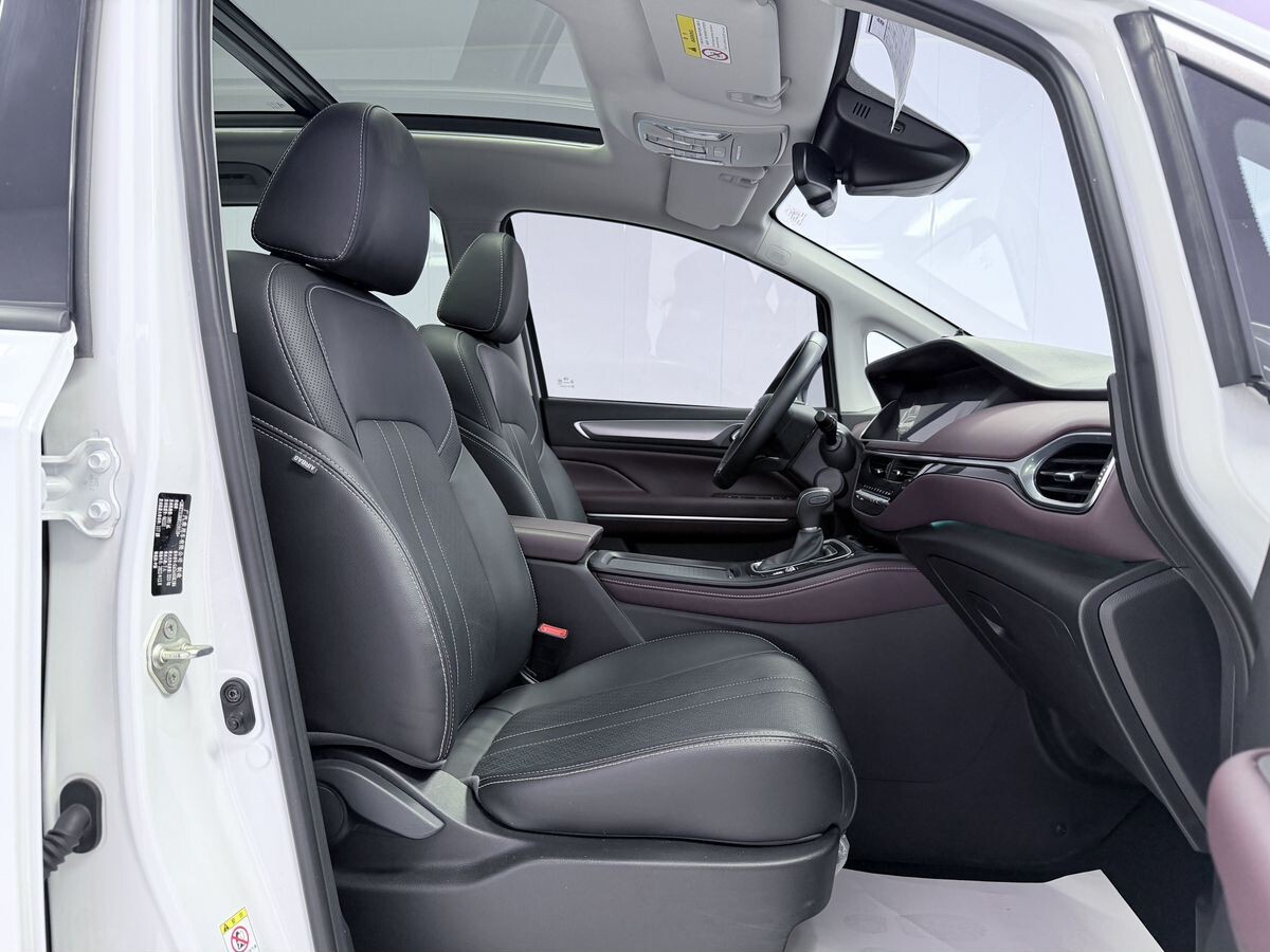 GAC Trumpchi M6 Pro 2022 - фото автомобиля