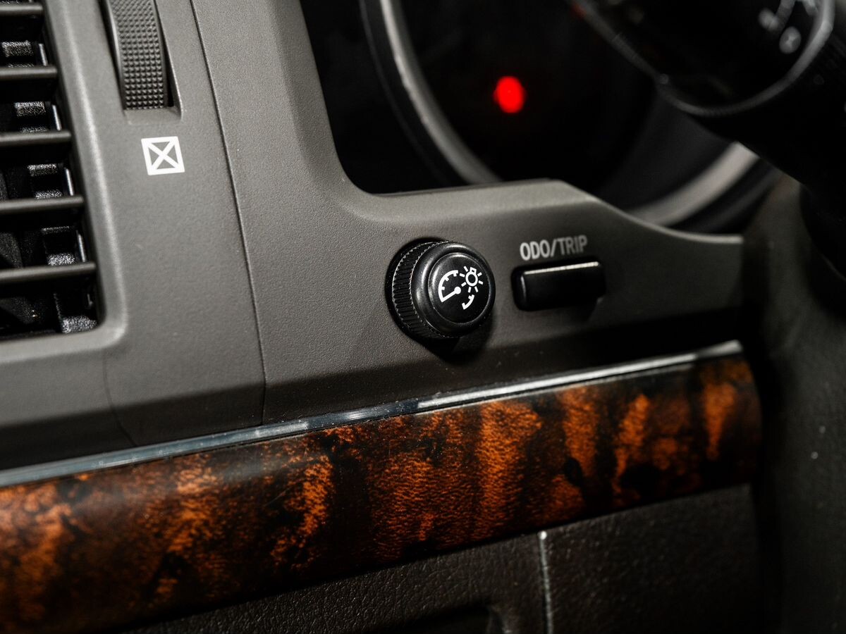 Toyota Land Cruiser 2011 - фото автомобиля