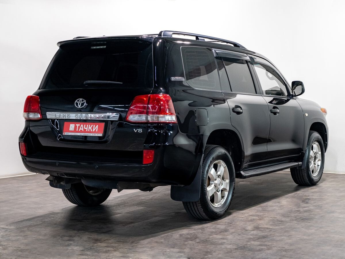 Toyota Land Cruiser 2011 - фото автомобиля