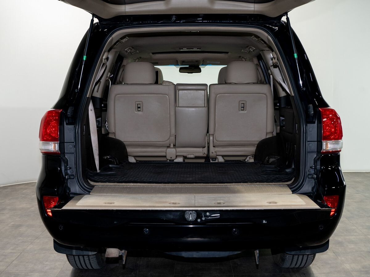 Toyota Land Cruiser 2011 - фото автомобиля