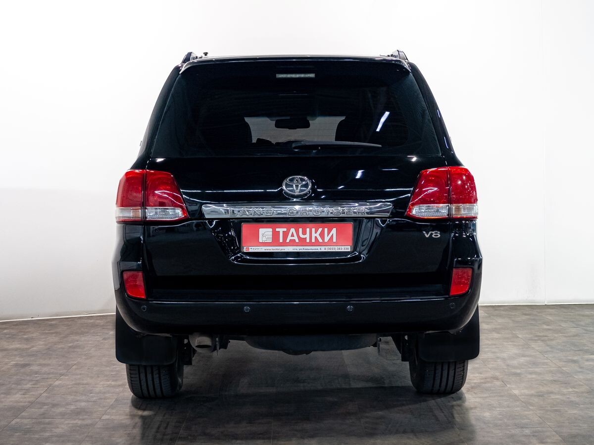 Toyota Land Cruiser 2011 - фото автомобиля