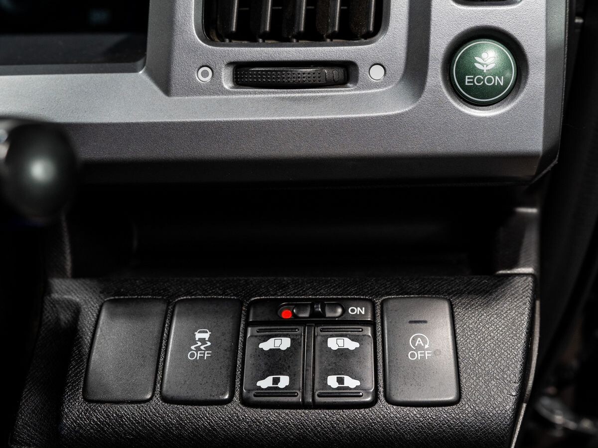 Honda Stepwgn 2014 - фото автомобиля