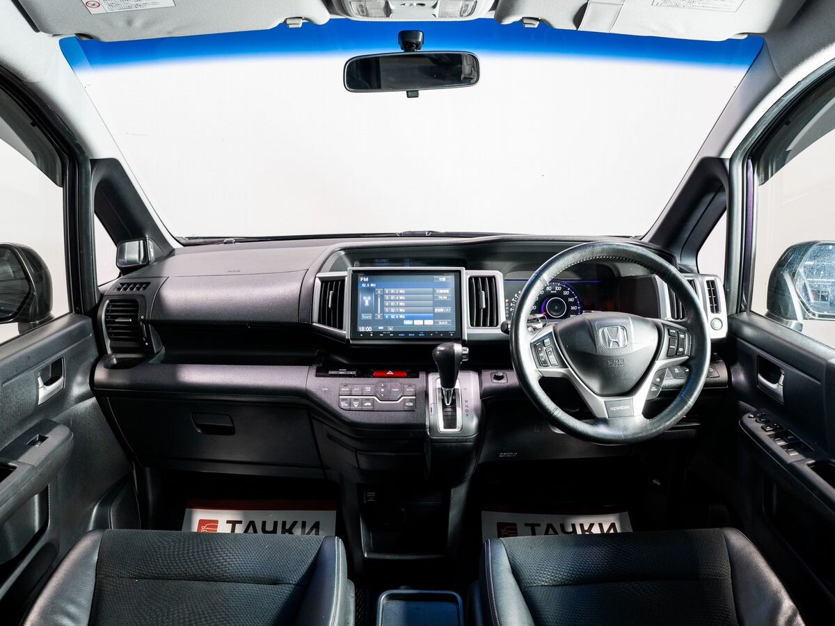 Honda Stepwgn 2014 - фото автомобиля