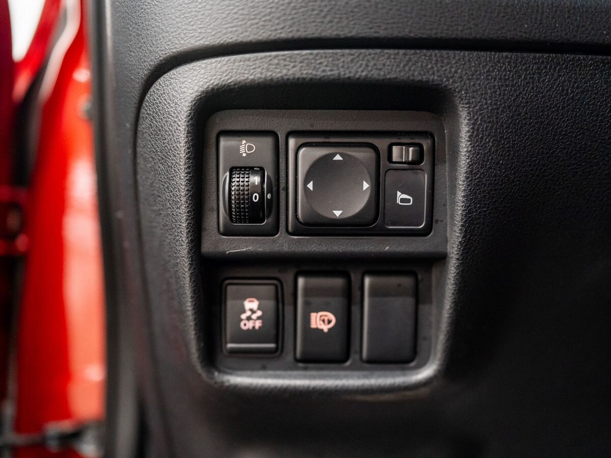 Nissan Juke 2013 - фото автомобиля