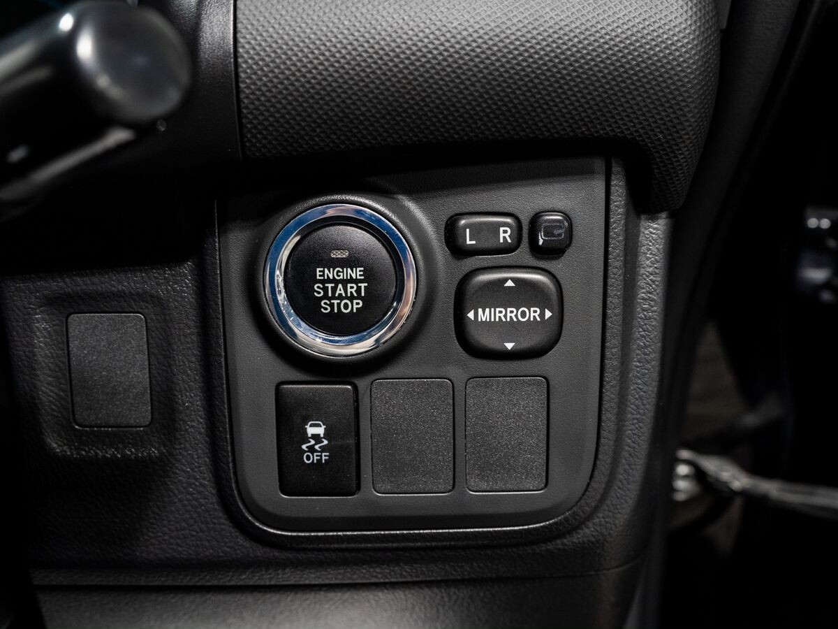 Toyota Wish 2009 - фото автомобиля