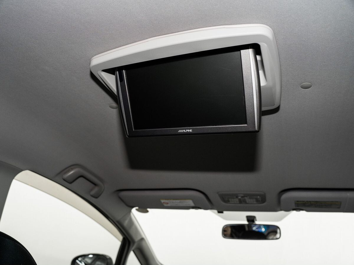 Toyota Wish 2009 - фото автомобиля