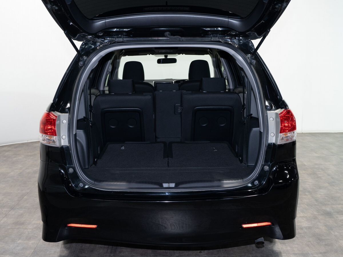 Toyota Wish 2009 - фото автомобиля