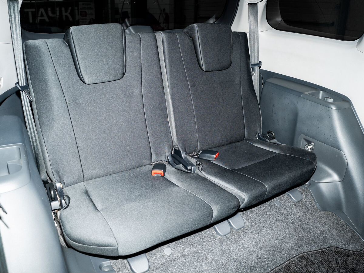 Toyota Wish 2009 - фото автомобиля