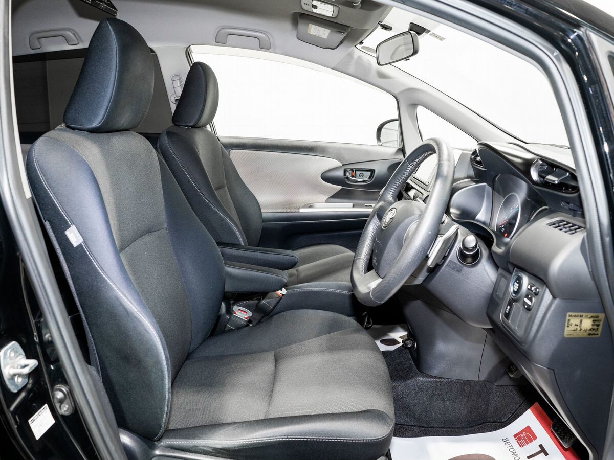 Toyota Wish 2009 - фото автомобиля