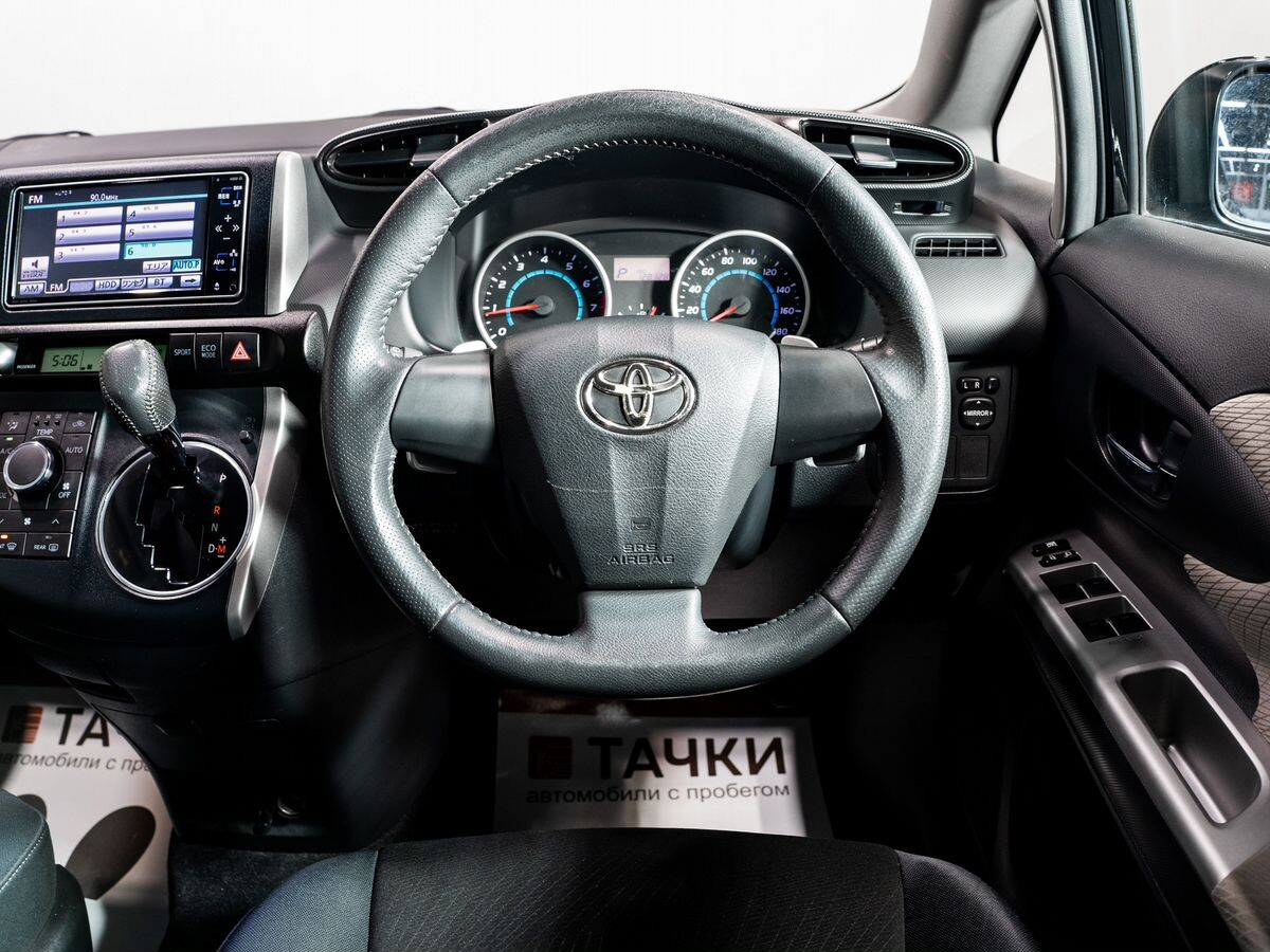 Toyota Wish 2009 - фото автомобиля