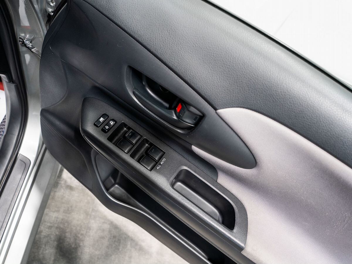 Toyota Wish 2009 - фото автомобиля