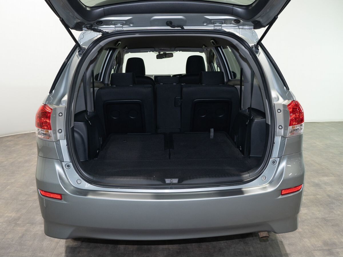 Toyota Wish 2009 - фото автомобиля