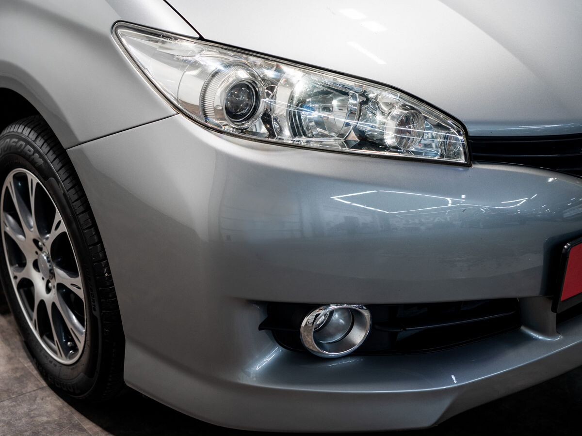 Toyota Wish 2009 - фото автомобиля