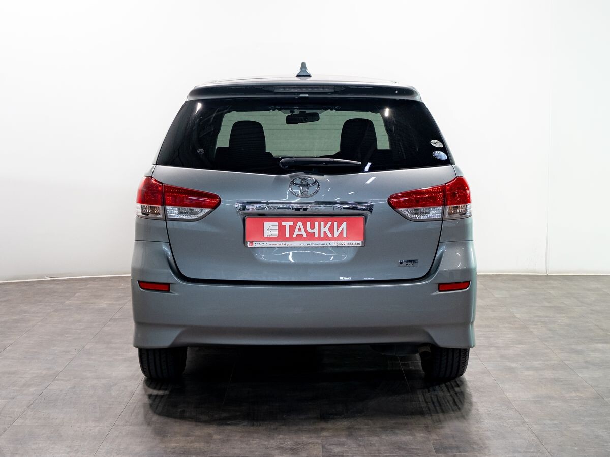 Toyota Wish 2009 - фото автомобиля