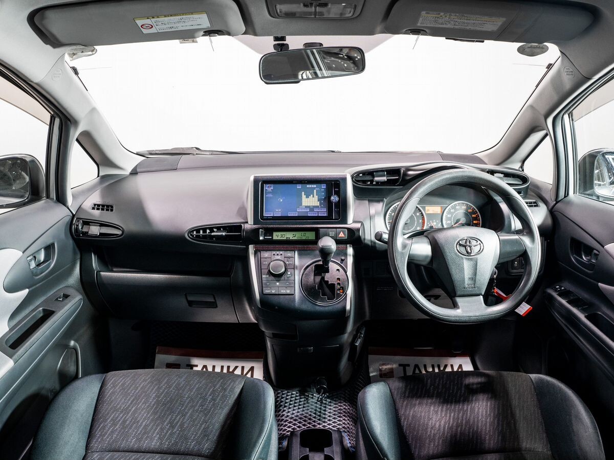 Toyota Wish 2009 - фото автомобиля