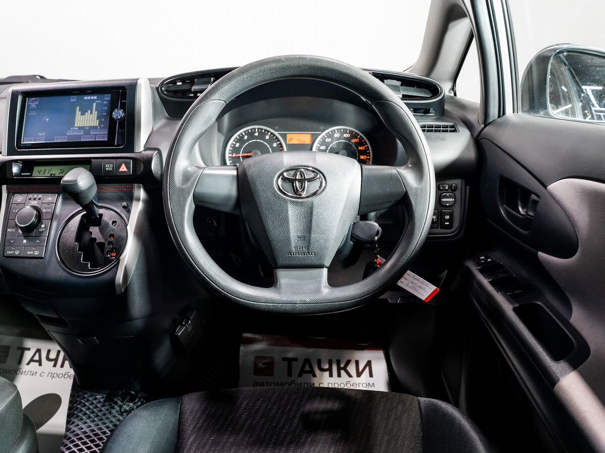 Toyota Wish 2009 - фото автомобиля