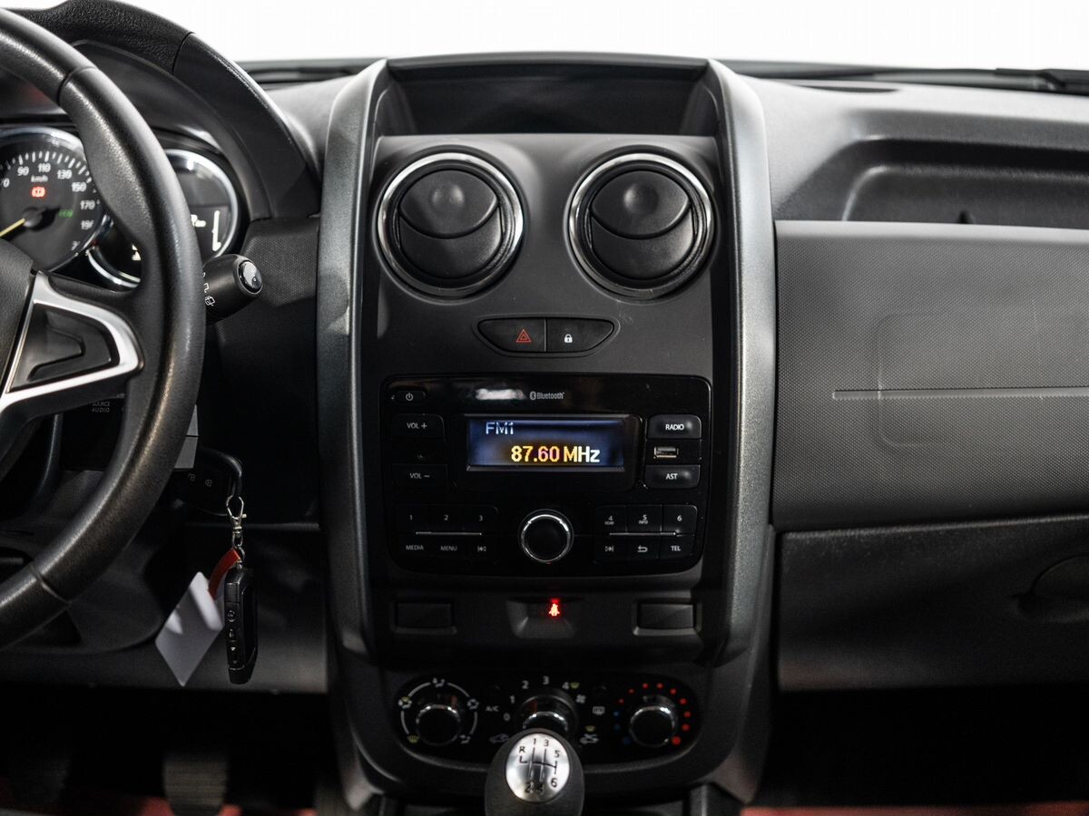 Renault Duster 2019 - фото автомобиля