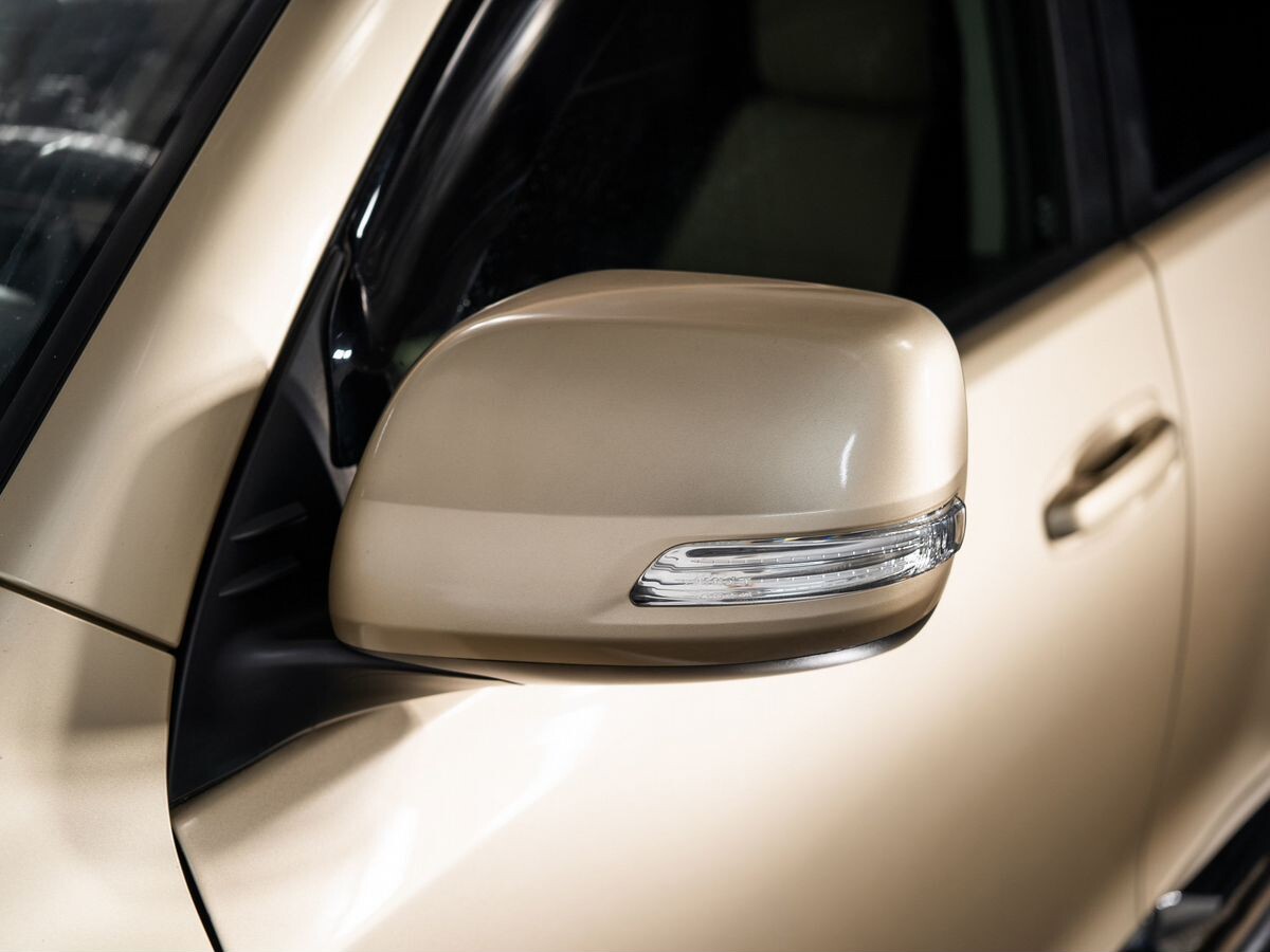 Toyota Land Cruiser Prado 2010 - фото автомобиля