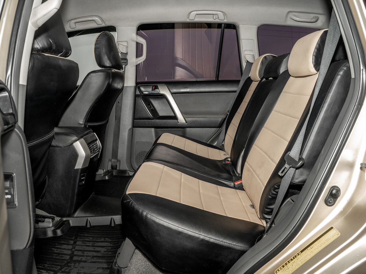 Toyota Land Cruiser Prado 2010 - фото автомобиля