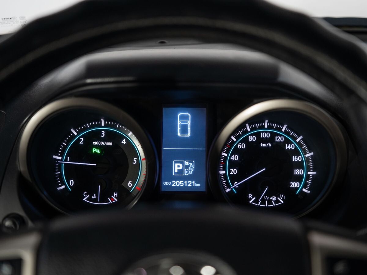 Toyota Land Cruiser Prado 2010 - фото автомобиля