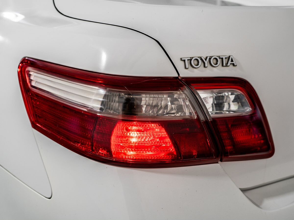 Toyota Camry 2008 - фото автомобиля