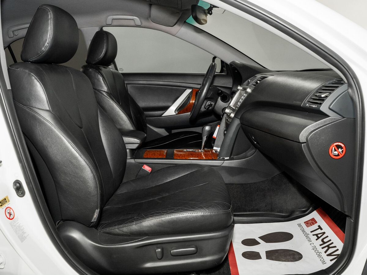Toyota Camry 2008 - фото автомобиля