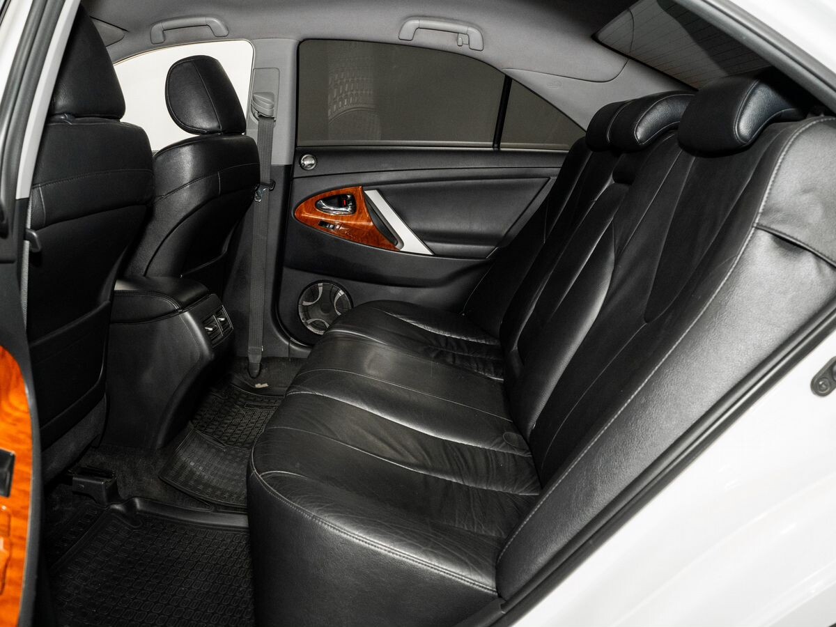 Toyota Camry 2008 - фото автомобиля