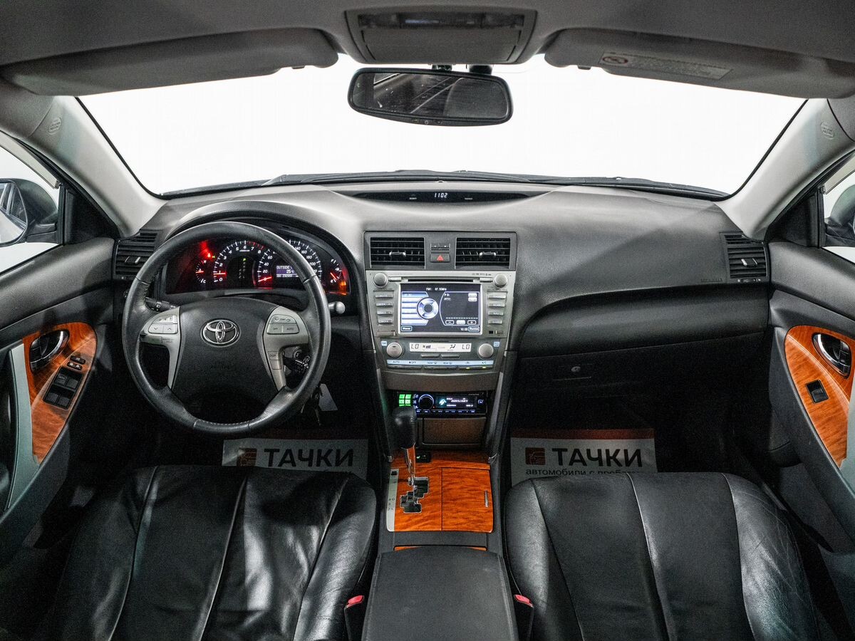 Toyota Camry 2008 - фото автомобиля