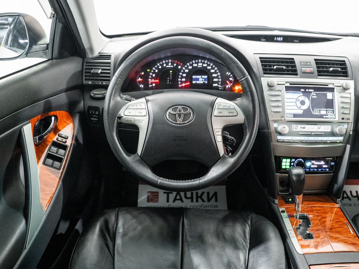 Toyota Camry 2008 - фото автомобиля