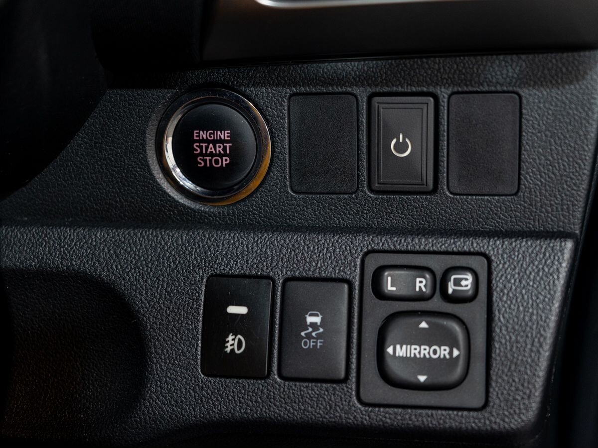 Toyota Ractis 2016 - фото автомобиля