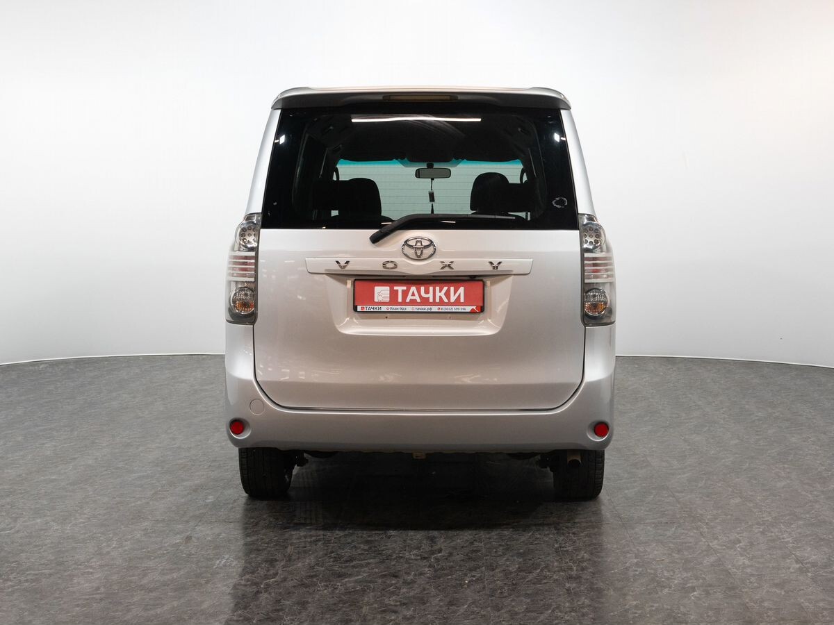 Toyota Voxy 2008 - фото автомобиля