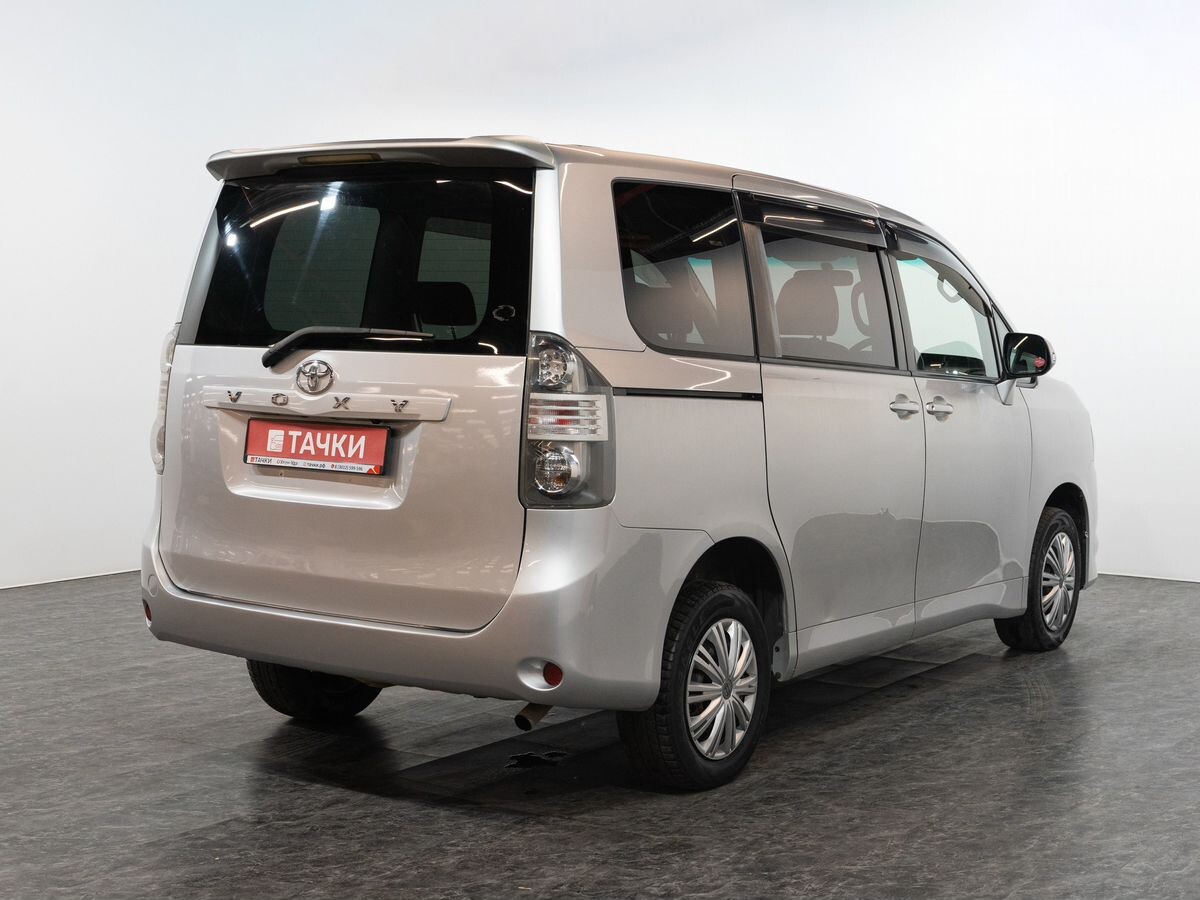 Toyota Voxy 2008 - фото автомобиля