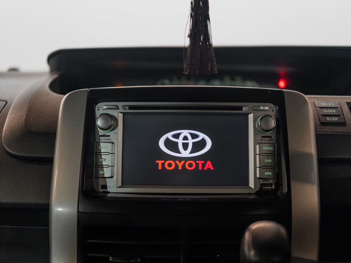 Toyota Voxy 2008 - фото автомобиля