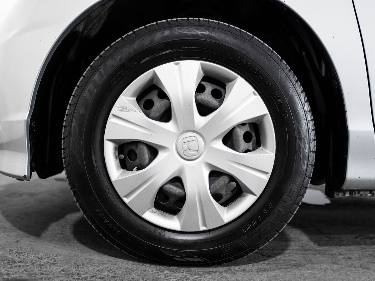 Honda Freed Spike 2014 - фото автомобиля