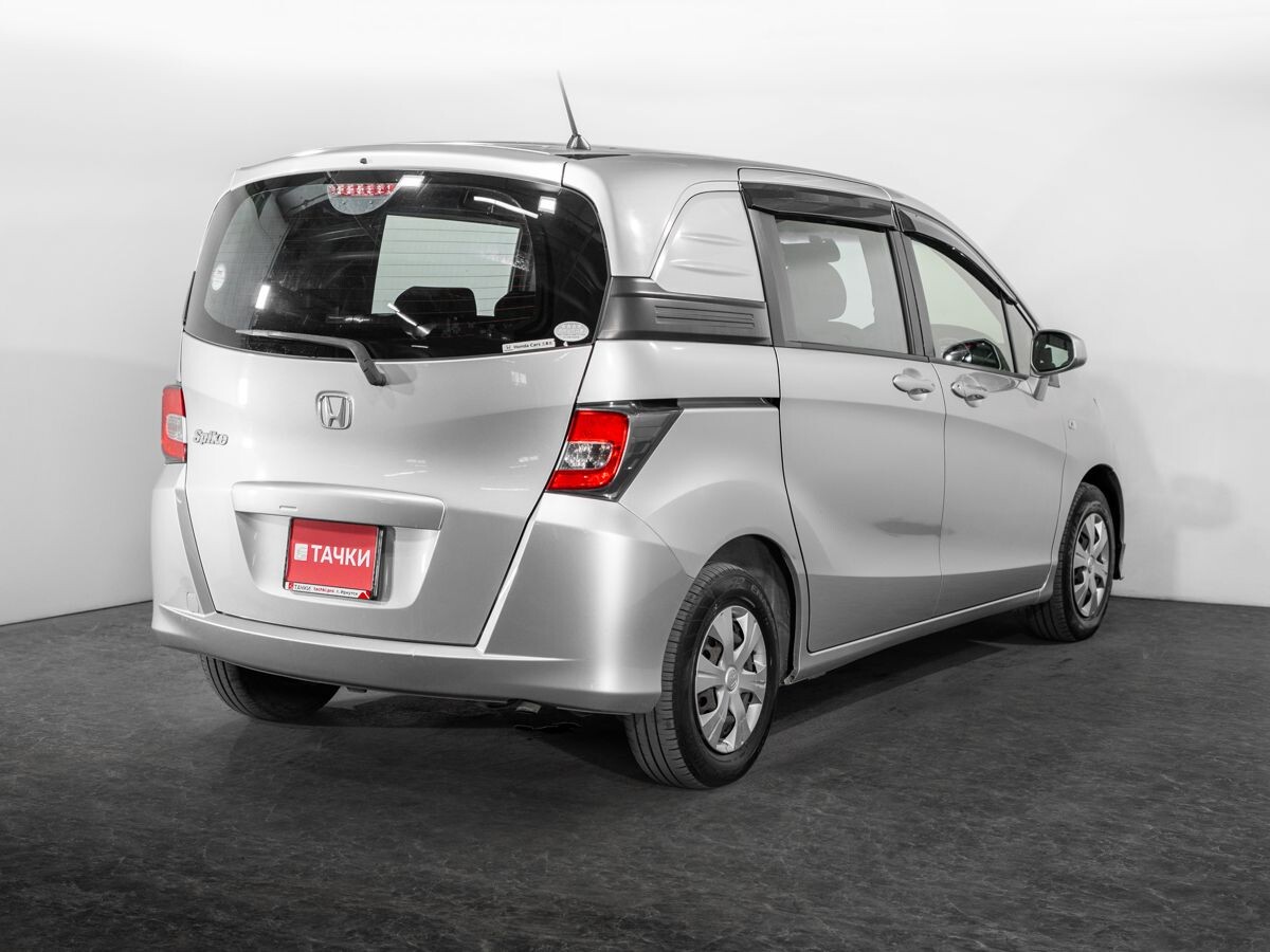 Honda Freed Spike 2014 - фото автомобиля