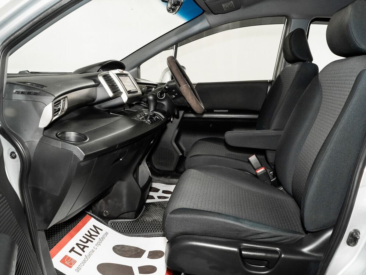 Honda Freed Spike 2014 - фото автомобиля
