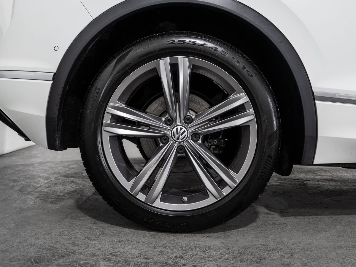 Volkswagen Tiguan 2016 - фото автомобиля