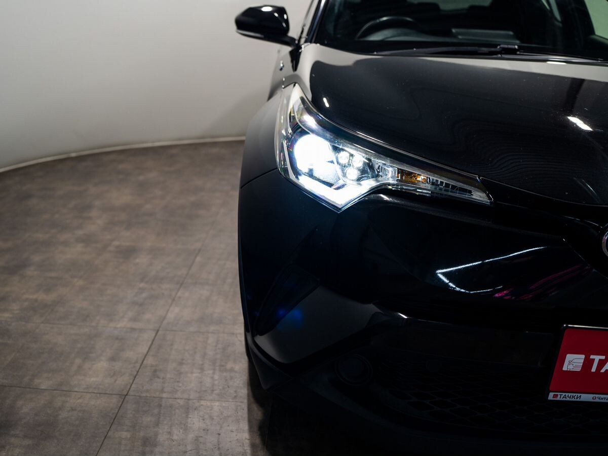 Toyota C-HR 2017 - фото автомобиля