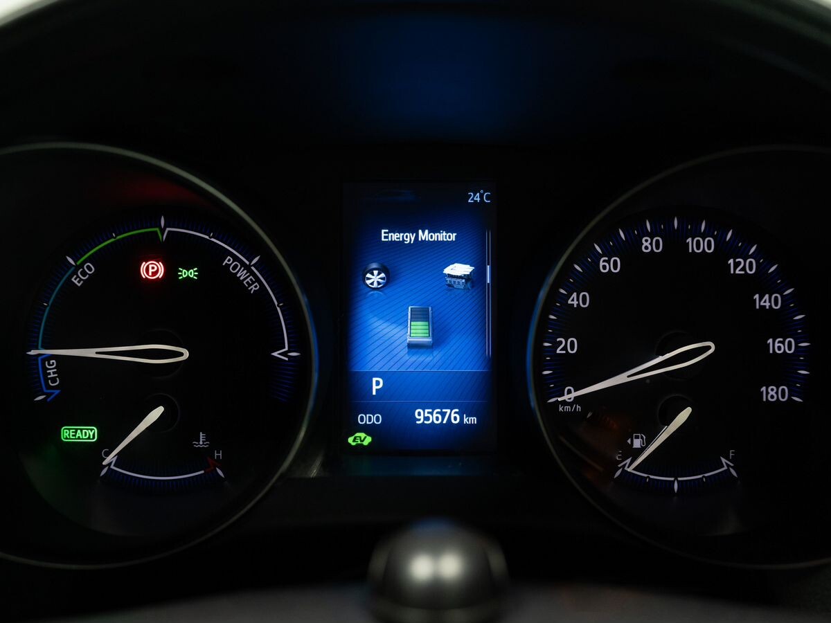 Toyota C-HR 2017 - фото автомобиля