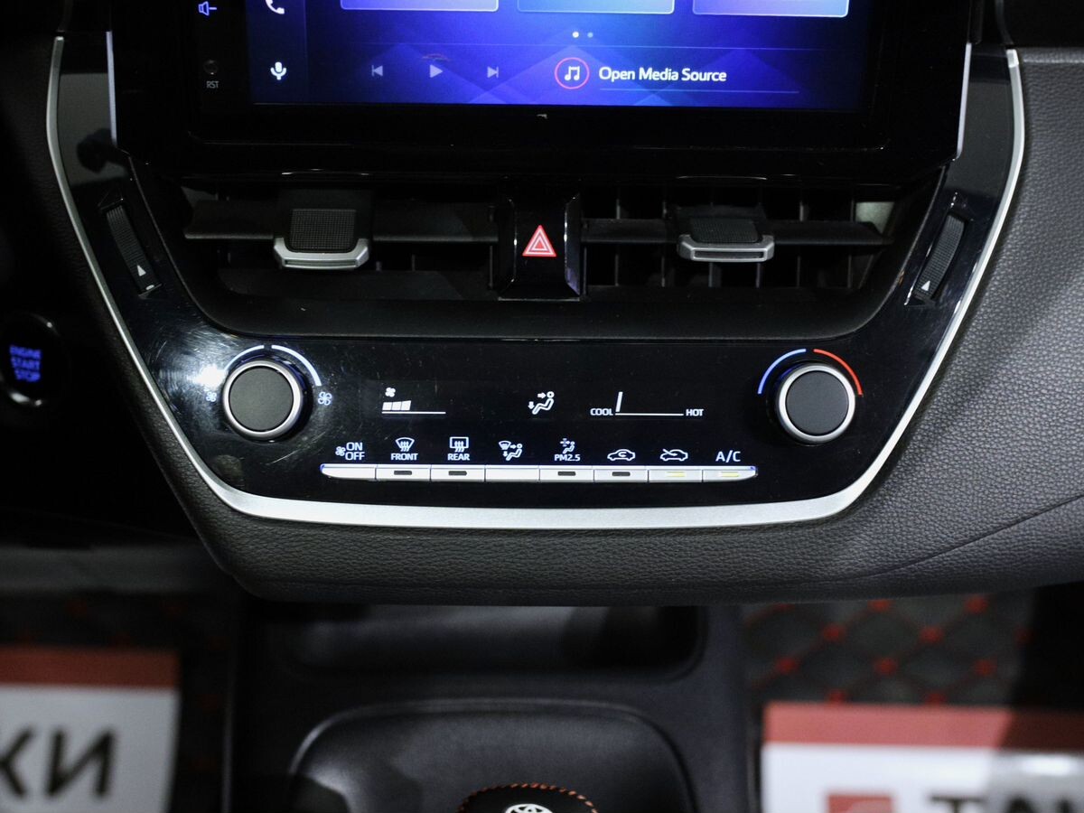 Toyota Levin 2022 - фото автомобиля