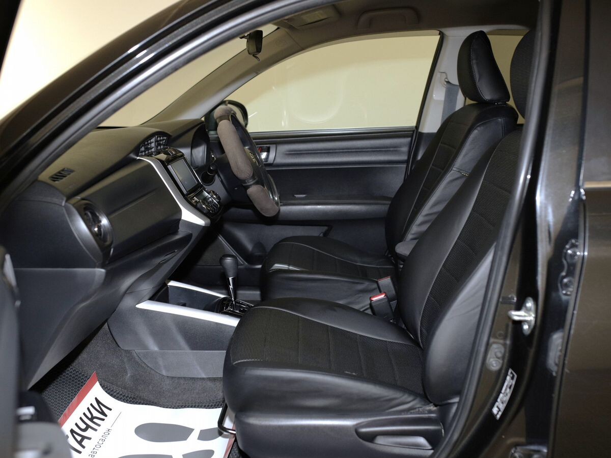 Toyota Corolla Fielder 2015 - фото автомобиля