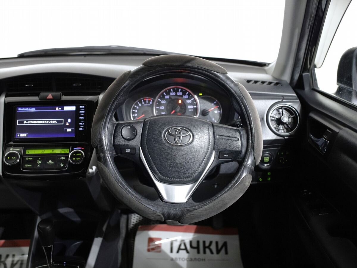 Toyota Corolla Fielder 2015 - фото автомобиля