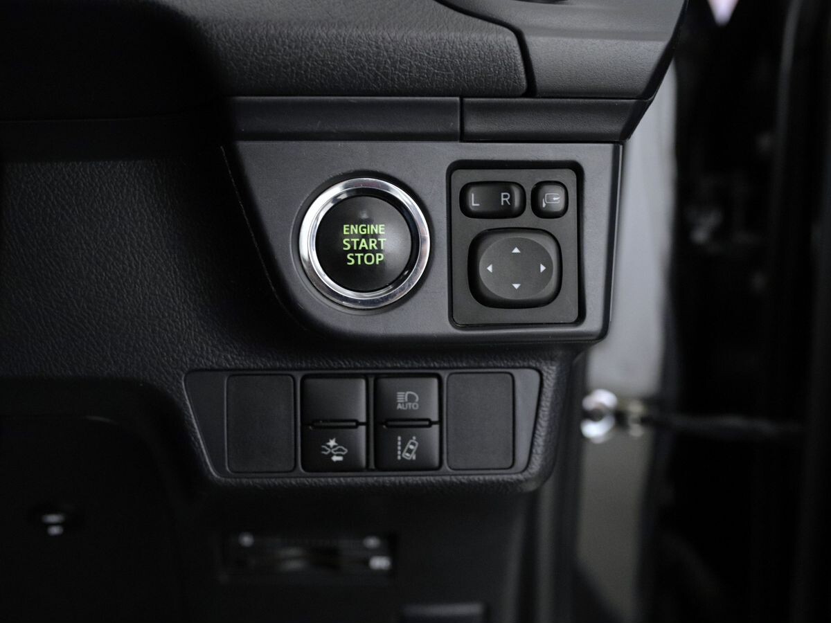 Toyota Corolla Fielder 2015 - фото автомобиля