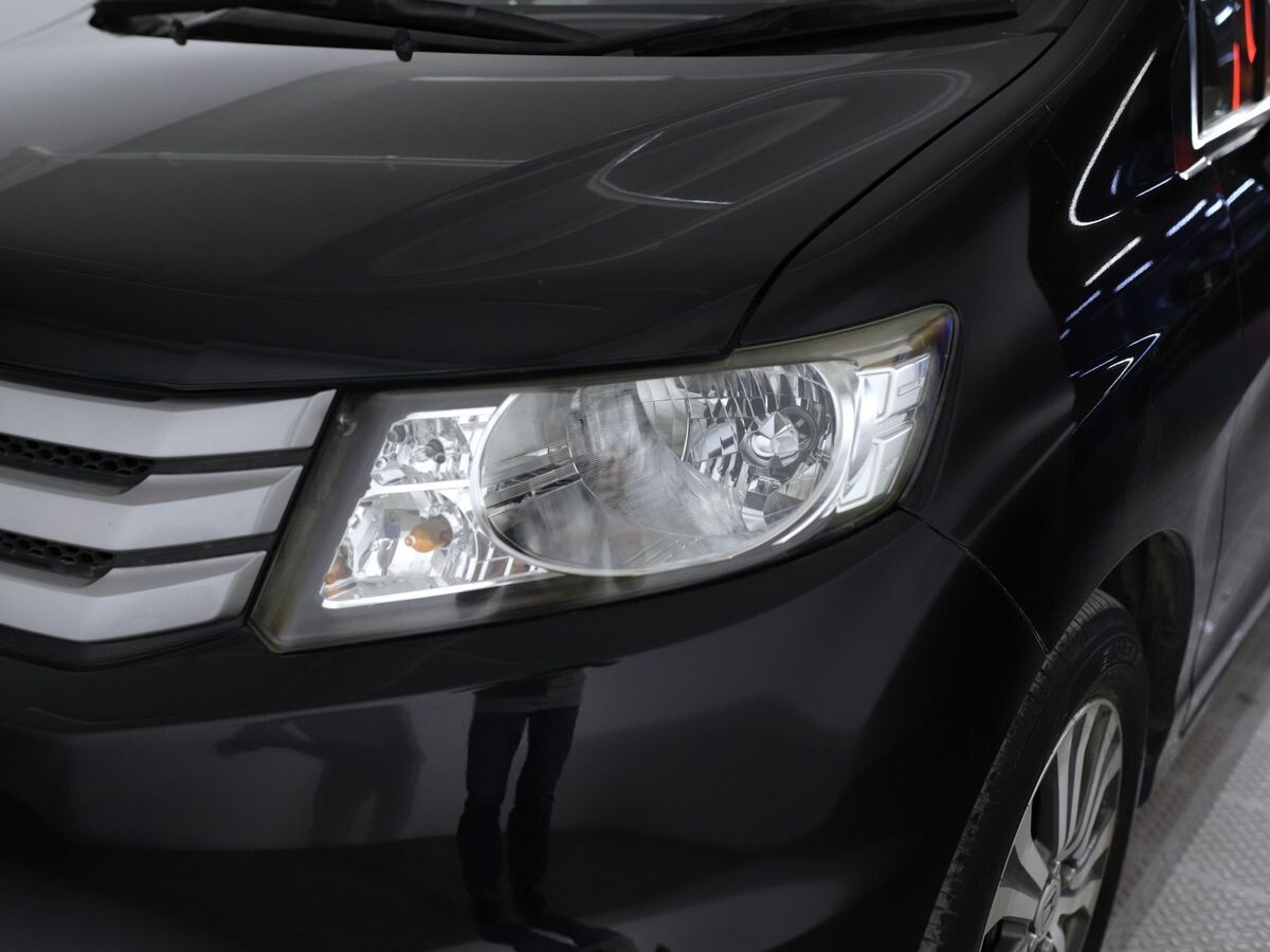 Honda Freed Spike 2012 - фото автомобиля